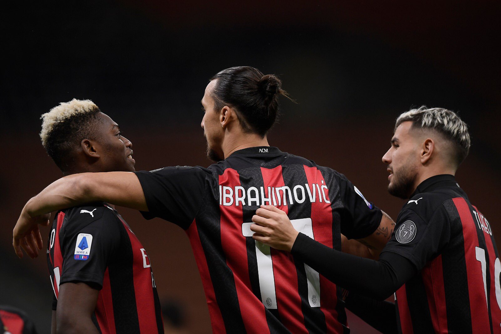 Ảnh bài viết Milan hòa kịch tính, "thánh Ibra" không hài lòng 