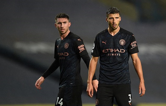 Thắng đậm, người cũ nói về "bộ đôi 133 triệu" của Man City