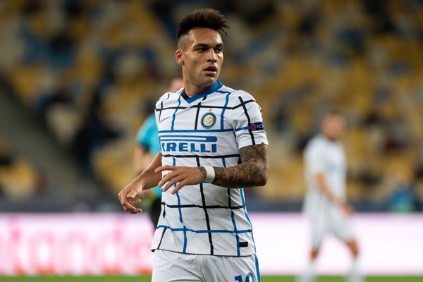 Ảnh bài viết Tiến hành trói chân trụ cột, Inter dập tắt hy vọng của Barca