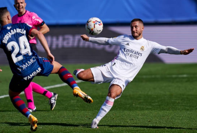 Hazard tái xuất lập tuyệt phẩm, Benzema ghi cú đúp, Real bóp vụn đối thủ