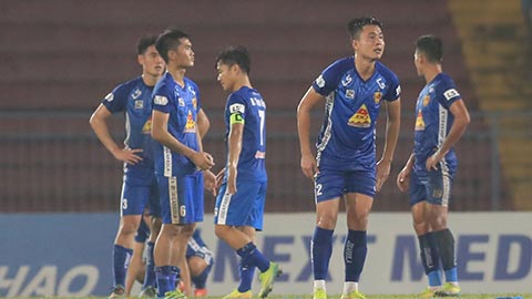 Nhà vua V-League 2017 "băng hà", Nam Định trụ hạng thành công