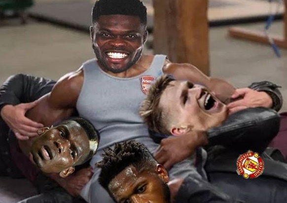 Ảnh bài viết Cười té khói với loạt ảnh chế Arsenal bắn hạ Man United