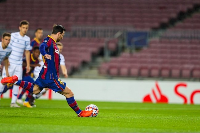 Huyền thoại Argentina gọi Barca là “đội bóng chết”, mỉa mai Messi chỉ biết sút 11m