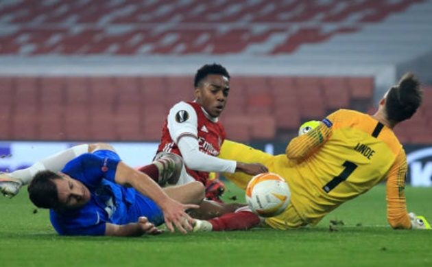 Đối thủ tự hủy, Arsenal ngược dòng thắng lớn tại Emirates