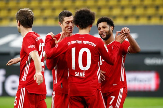 Mãnh liệt đến điên cuồng, Bayern bóp nghẹt Dortmund dưới cơ