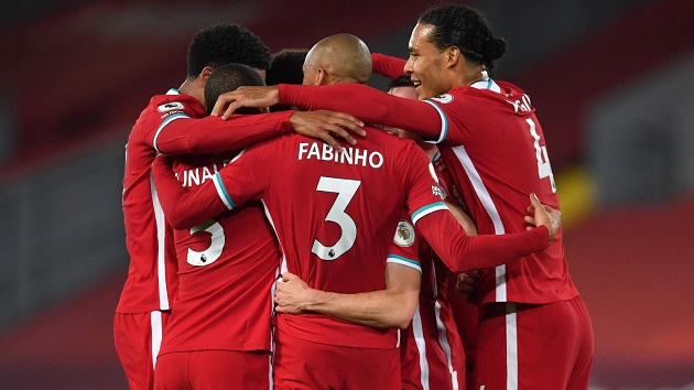 Ảnh bài viết Carragher nói rất nhiều điều về 'hạt nhân' đánh mất mình của Liverpool
