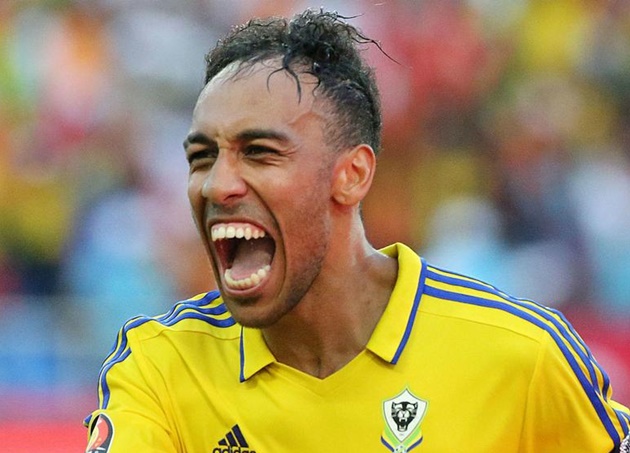Aubameyang điên tiết: "Chúng tôi là con tin hay sao?"