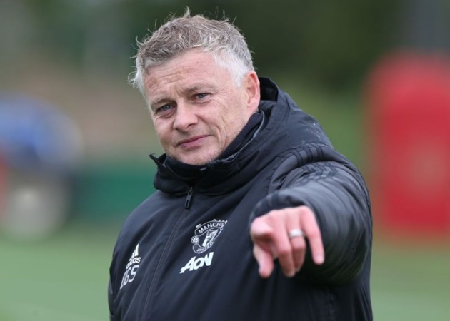 Thêm nguồn xác nhận, Man Utd 'chết mê' với sao được ví như Van Dijk