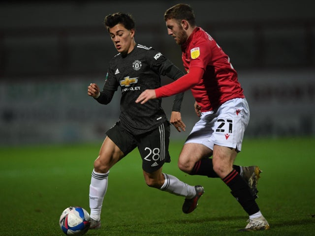 Hậu vệ trẻ ngạc nhiên khi ghi được 2 bàn vào lưới Man Utd