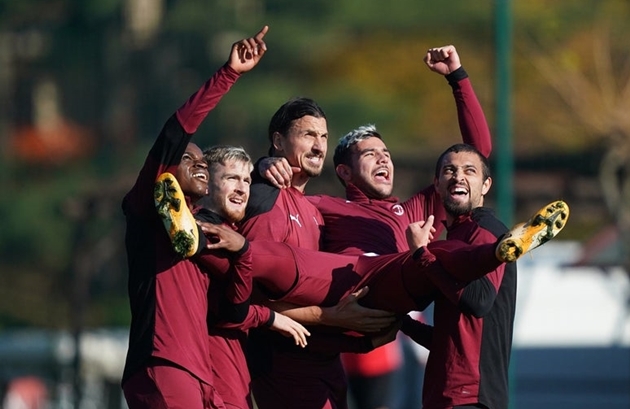 Ảnh bài viết Ibrahimovic chơi lớn, chi tiền mua Play Station 5 tặng các đồng đội