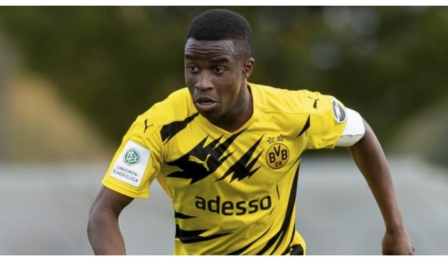 Moukoko sắp ra mắt Dortmund ở tuổi 16: Bundesliga đang có Messi mới