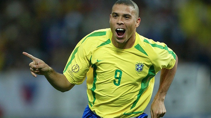 Top 10 cầu thủ giá trị nhất 2005: Ronaldo áp chót, "đứa con thần gió" chỉ về nhì