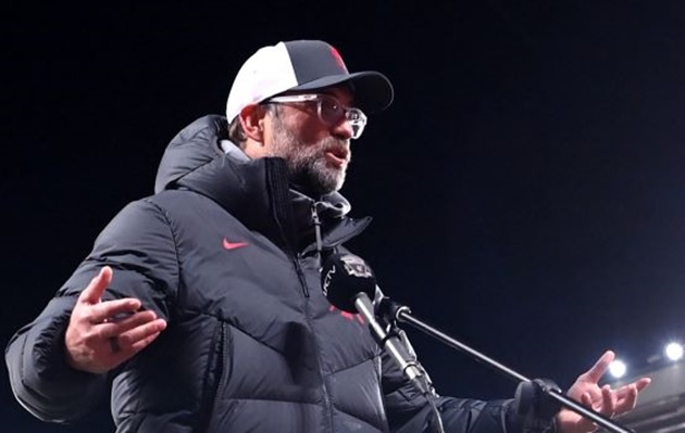 Klopp điên tiết: "Tôi nghĩ về việc cho họ điểm"