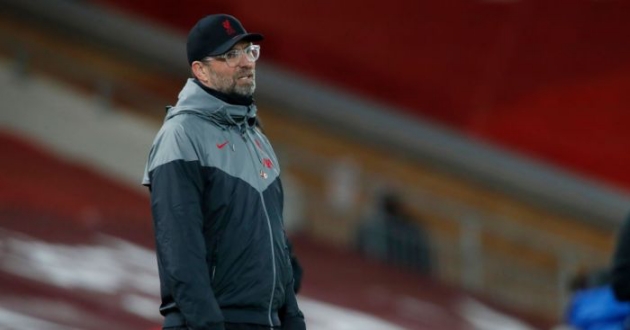 XONG! Klopp xác nhận 2 tin dữ, Liverpool đau đớn mất "chiến binh"