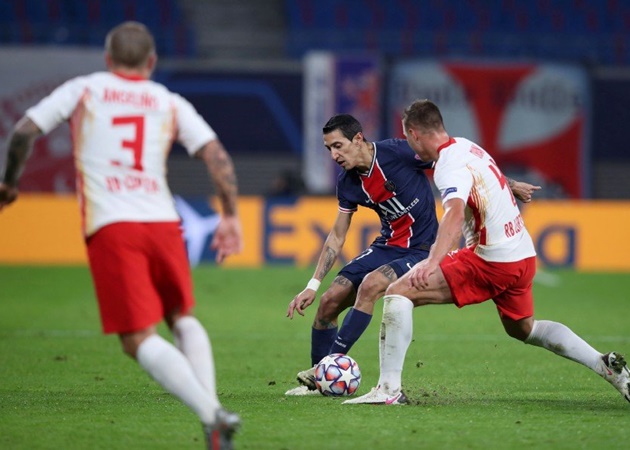 Ảnh bài viết Tố cựu Quỷ đỏ 'vấp cỏ', HLV Leipzig tuyên bố khó tin về VAR