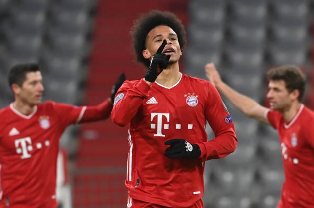 Tân binh dính thẻ đỏ, Bayern vẫn lạnh lùng chốt hạ vé sớm