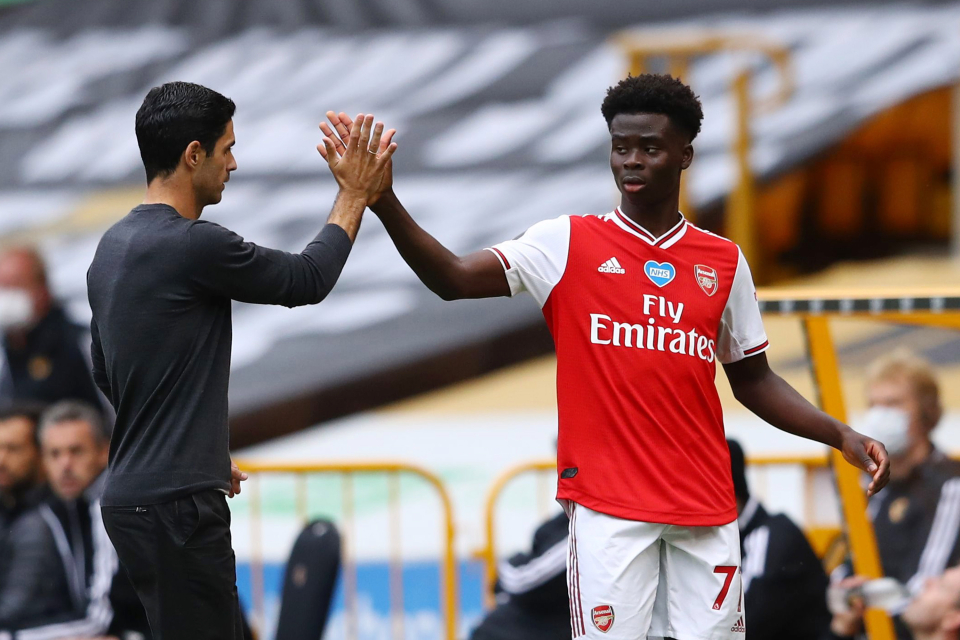 Arsenal dồn gánh nặng cho "măng non", Wright chỉ trích kịch liệt