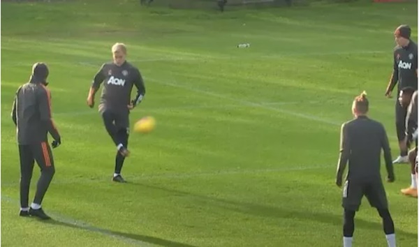 Ảnh bài viết “Lườm rau gắp thịt”, CĐV M.U chỉ định cái tên phải đá chính trong trận Southampton