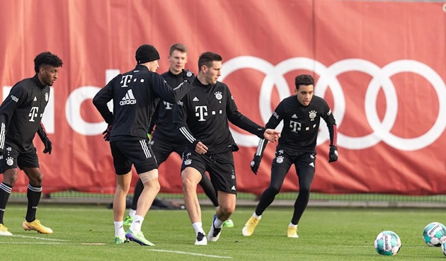 Đón 3 sự trở lại quan trọng, Bayern hừng hực khí thế trước thời điểm "làm gỏi" tân binh