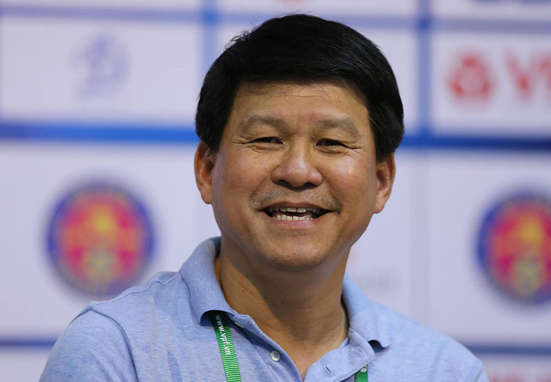 Nhân sự biến động, HLV Sài Gòn FC nói thẳng: "Không hiểu chuyên môn thì đừng chê"