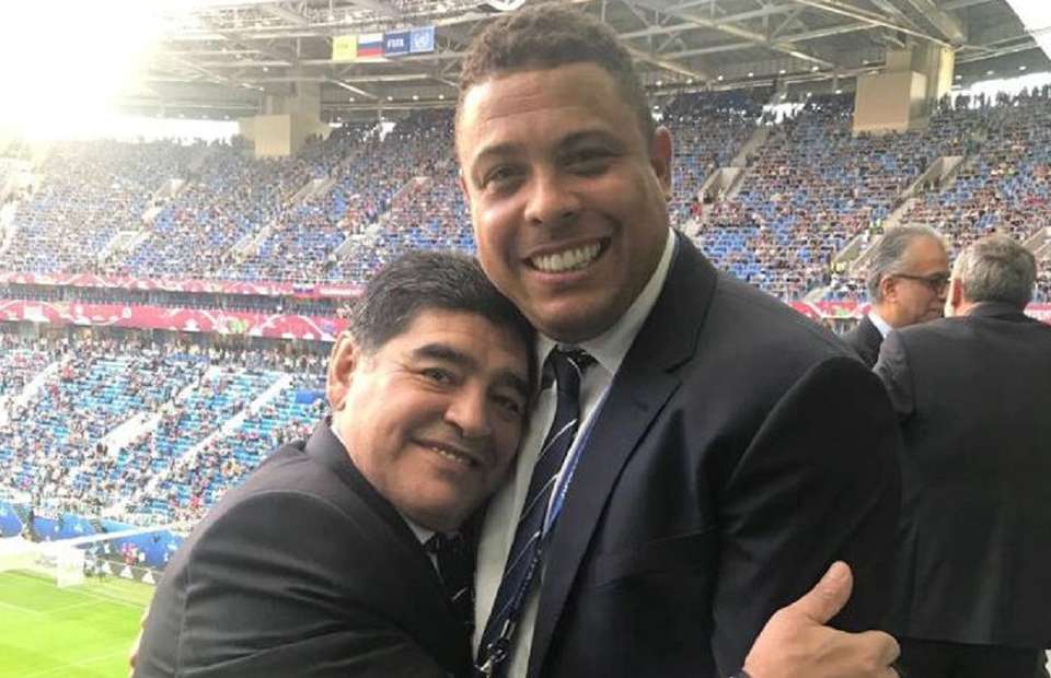 Ảnh bài viết Ronaldo lý giải thói quen đeo 2 chiếc đồng hồ của Maradona