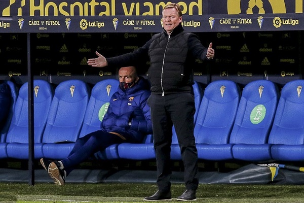 Thua ngớ ngẩn, HLV Koeman nổi đóa chỉ trích thái độ của các cầu thủ Barca