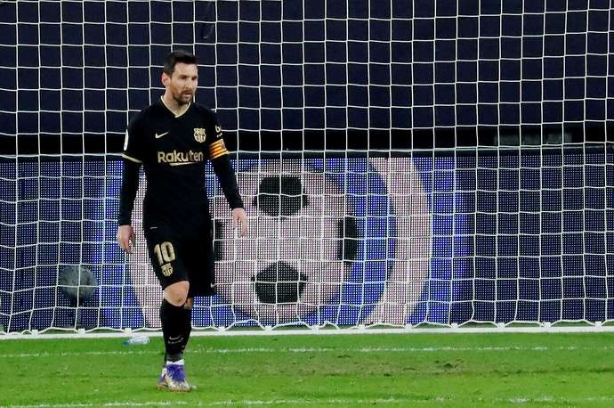 Các đối thủ hóa giải “vũ khí” sút phạt của Messi như thế nào?