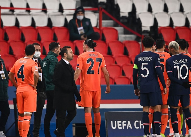 Trận PSG - Istanbul tạm hoãn vì lý do cực sốc