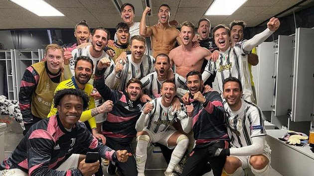 Ảnh bài viết Ghi 2 bàn ở Camp Nou, Ronaldo nói lời đáng ngưỡng mộ về Messi