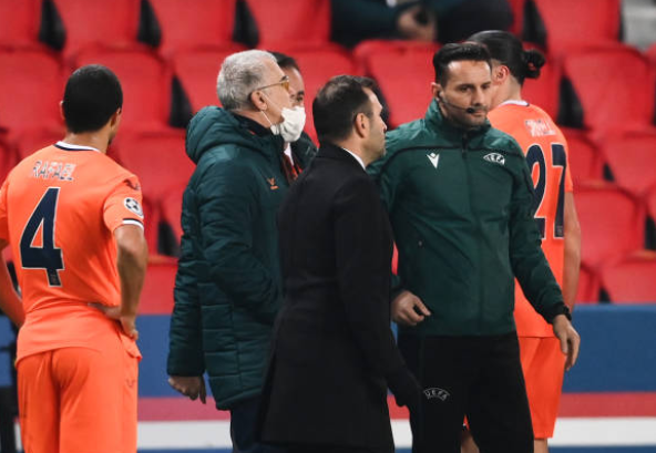 SỐC: Lộ chi tiết đoạn đối thoại giữa các trọng tài ở trận PSG vs Istanbul