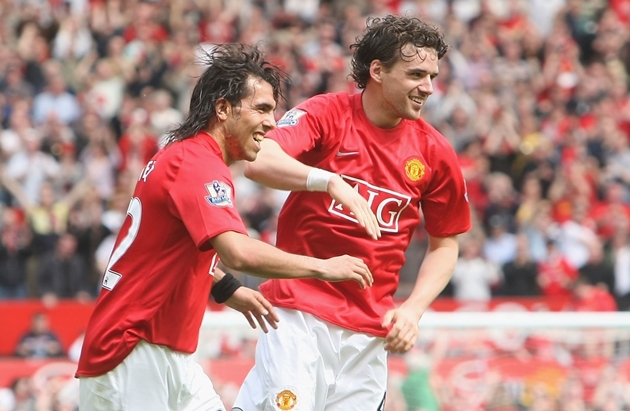 Từ Schmeichel đến Tevez: 7 cái tên từng khoác áo Man Utd và Man City