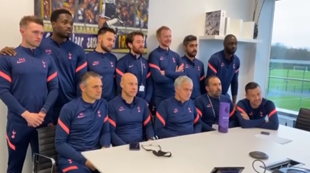 CHÍNH THỨC! Mourinho nhận vinh dự lớn từ Premier League