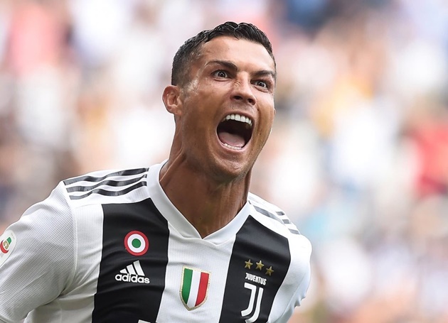 "Tập luyện cùng Ronaldo giống như chiến tranh"