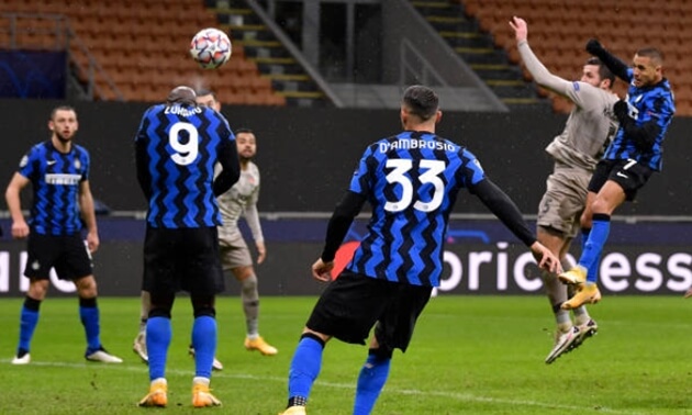 Ảnh bài viết Bị bóng rơi vào đầu tại UCL, Lukaku vẫn chưa hết choáng váng