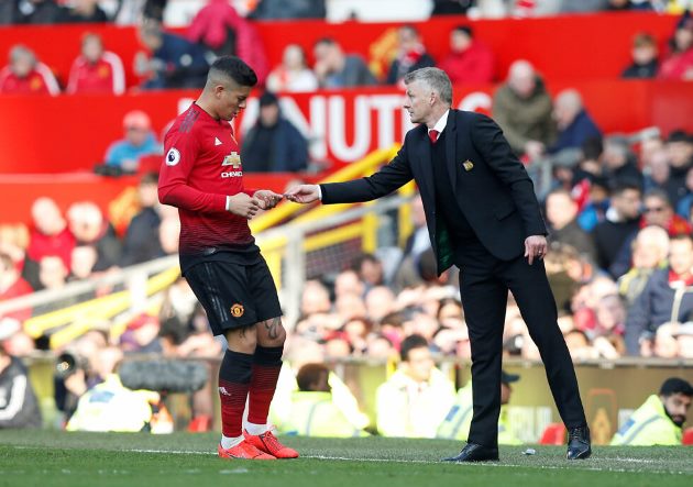 Man Utd đã đàm phán với Villarreal, Rojo trở thành 'vật tế thần"
