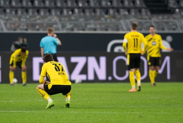 Thua chấn động Stuttgart, Dortmund "mếu mặt" vì thống kê nhục nhã