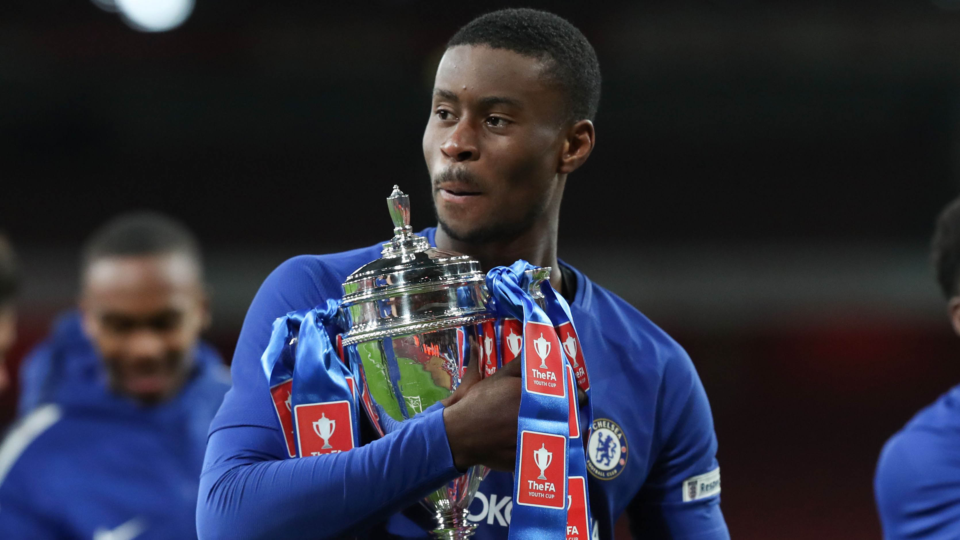 Hậu vệ Marc Guehi rộng đường trở lại nếu Chelsea đẩy đi 3 cái tên