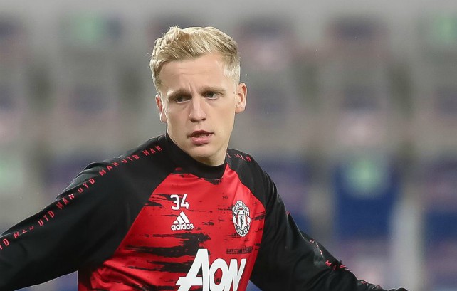'Việc đến M.U không có lợi cho sự phát triển của Van de Beek'