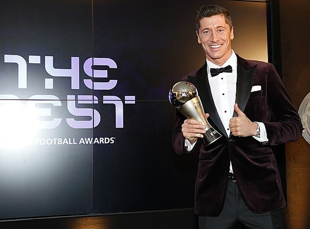 Đánh bại Ronaldo và Messi, Lewandowski có ngay động thái đáng chú ý