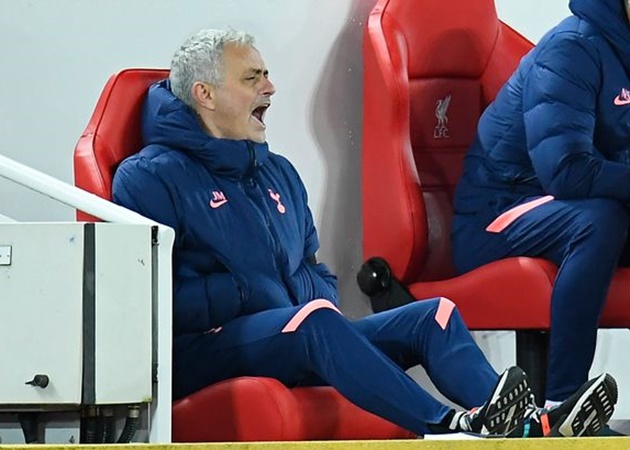 Spurs bị Liverpool đánh bại, Crouch nêu rõ lập trường của Mourinho