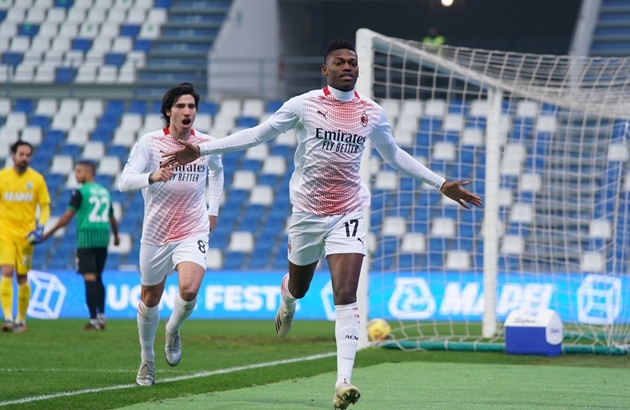 Chỉ mất 6,2 giây để mở tỷ số, AC Milan giữ vững ngôi đầu bảng Serie A