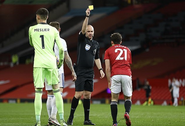 Tình huống Daniel James bị rút thẻ vàng khó hiểu