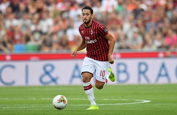 Top 10 tiền vệ xuất sắc nhất Serie A 2020