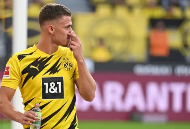 Học Eden Hazard, sao Dortmund khiến đội bóng "đứng ngồi không yên"