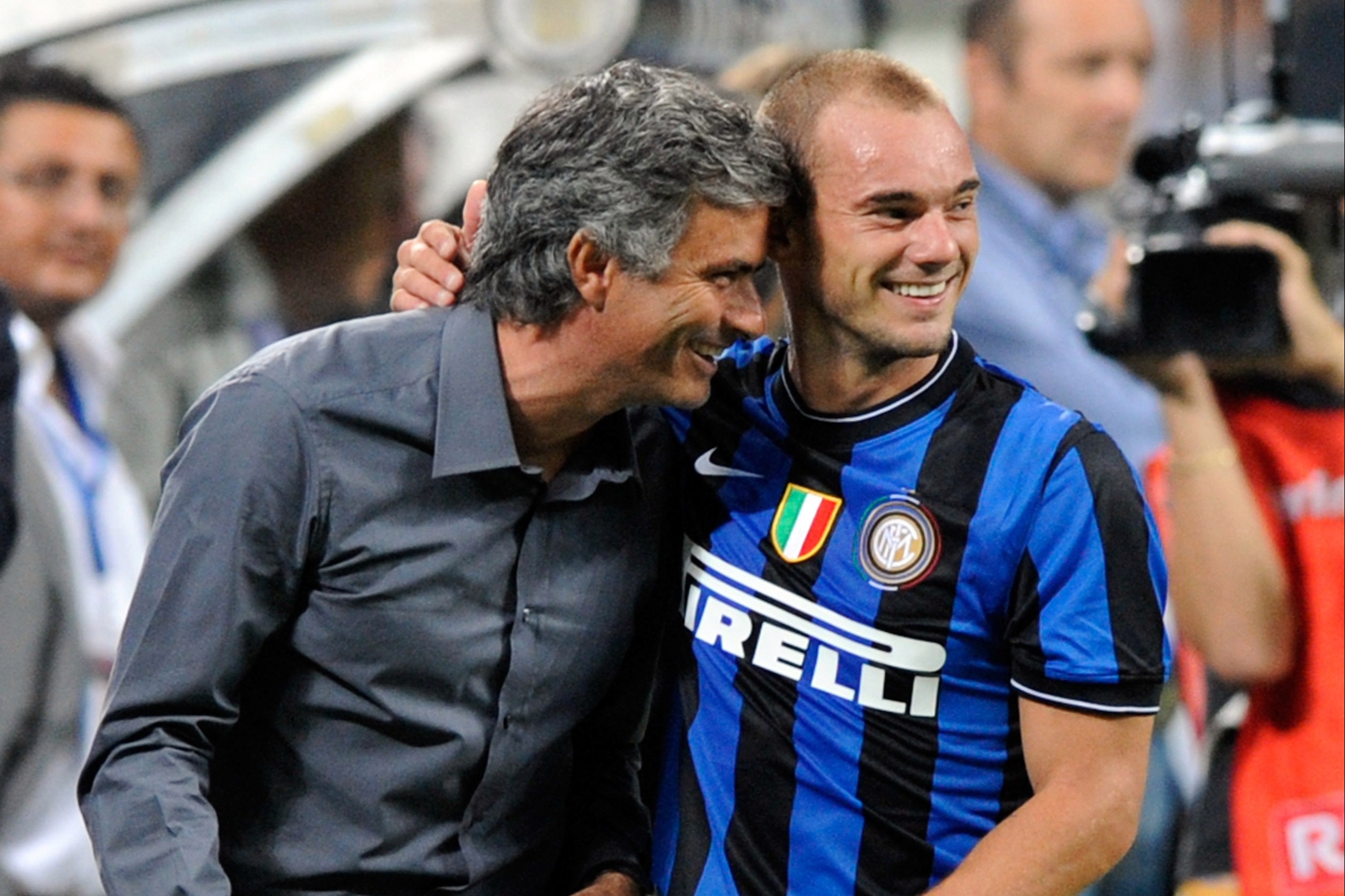 Đã có "Eto'o-Milito mới", Mourinho còn thiếu "Sneijder 2.0" để xưng bá nước Anh