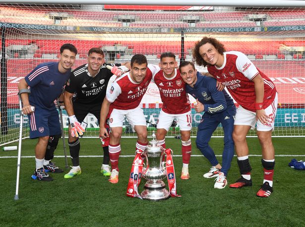 Người hùng bị hắt hủi đã đúng khi rời bỏ "con tàu đắm" Arsenal