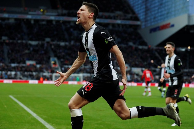 7 pha tắc bóng, 9 lần thu hồi bóng, Liverpool đã bị hủy diệt bởi "siêu trung vệ"