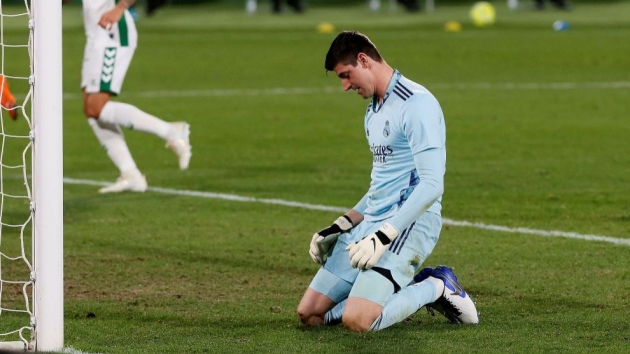 Courtois đau đớn phát biểu trong ngày Real chia điểm với "nhược tiểu"