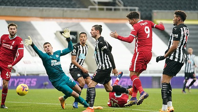 "Người nhện" quá xuất sắc, Liverpool sa lầy trước Newcastle 