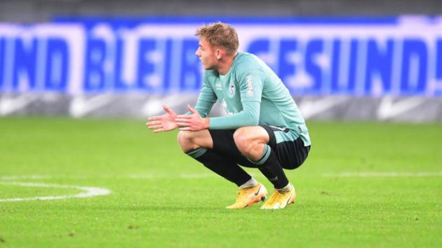 4 đời HLV, 30 trận không thắng, Schalke tiến sát kỷ lục 